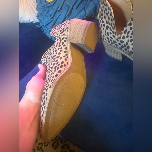 NINE WEST Leopard cut out booties sz 8.5 - Picture 4 of 6